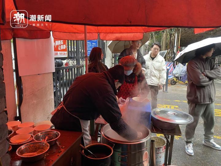 点赞！湖头完美体育官网小吃飘香北大食堂